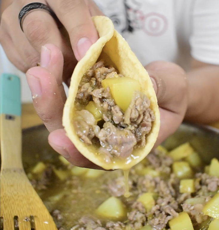 serve meat in a taco